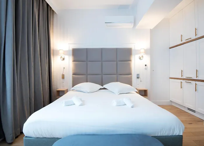 Les Faidherbe Aparthotel